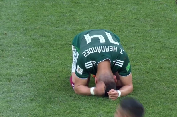 Mexique : Les larmes de Chicharito (Photos)