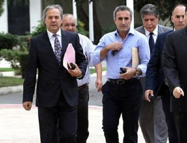 Equipe nationale: Madjer poussé vers la sortie ?