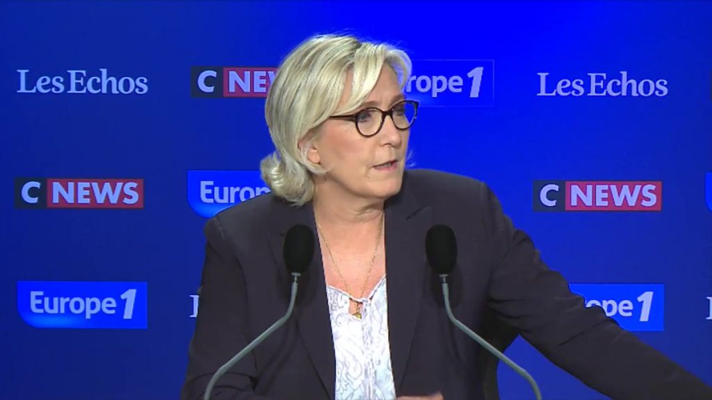 France: Marine Le Pen appelle à geler la délivrance des visas aux Algériens
