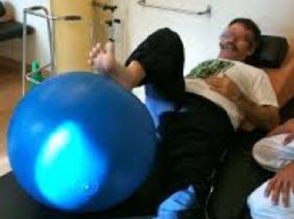 L’EHU d’Oran assure la rééducation à domicile pour les victimes d’AVC