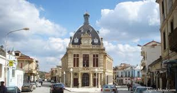 SOUK AHRAS Le pont de la place des Martyrs délabré