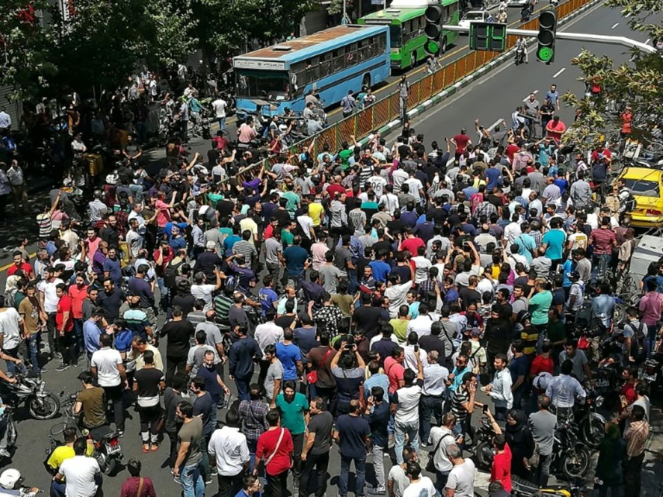Iran: plusieurs blessés lors de heurts nocturnes dans le sud
