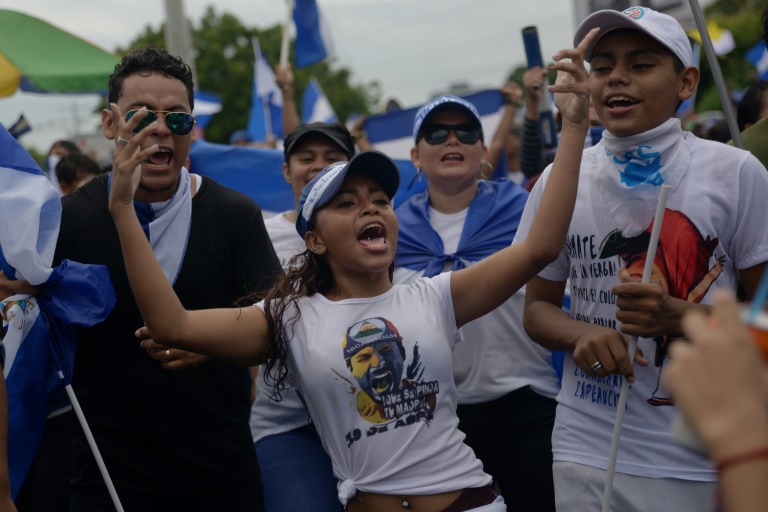 Nicaragua: l’opposition manifeste, le pouvoir se durcit