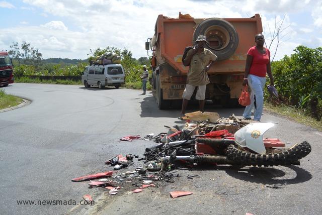 Constantine – Collision entre un camion et une moto, un mort et un blessé