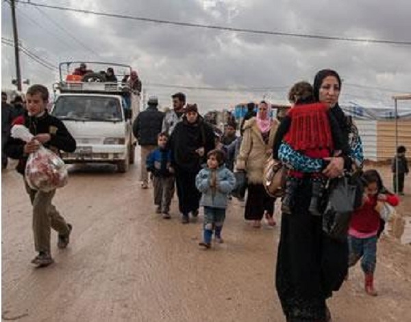 Tandis que des dizaines de milliers de réfugiés regagnent le pays: L’aviation russe bombarde une poche de Daesh en Syrie