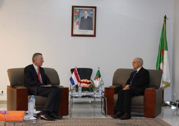 Sous-traitance : Yousfi reçoit l’ambassadeur des Pays Bas