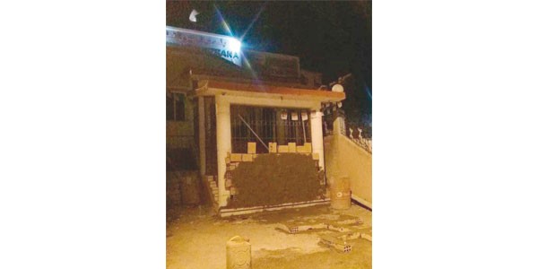 Mizrana (Tizi Ouzou) : Des habitants ferment le siège de l’APC en construisant un mur à son entrée