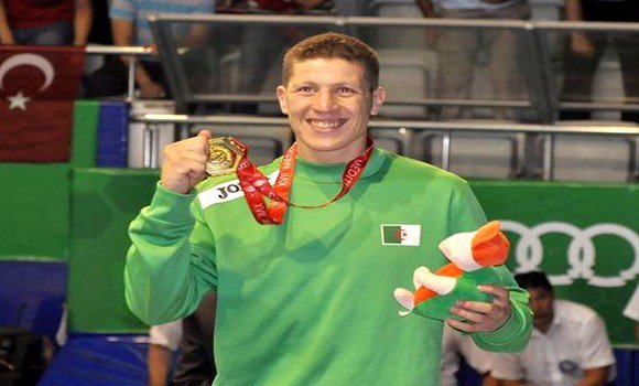 Le pugiliste algérien Ilya Abbadi remporte son deuxième combat professionnel à Ghardaïa
