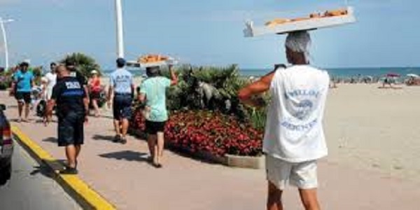 Mostaganem : Les vendeurs ambulants ‘’inondent’’ les plages