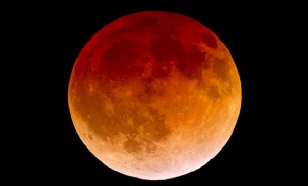 La plus longue éclipse de la lune du 21e siècle visible vendredi