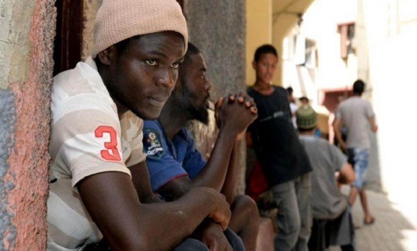 Dix mille migrants mineurs sans famille en Espagne