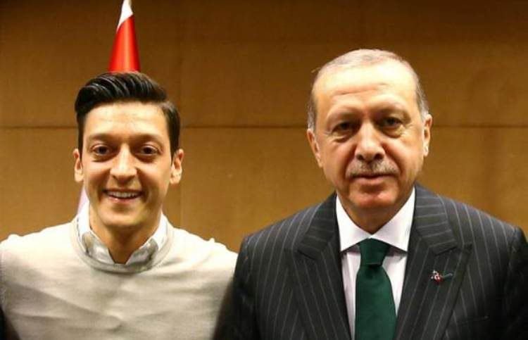 Erdogan dénonce le racisme exercé contre Ozil