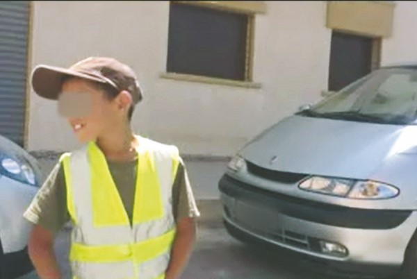 Laveurs de pare-brise, ramasseurs de ferraille, gardiens de voitures… »Ces enfants travailleurs en danger »