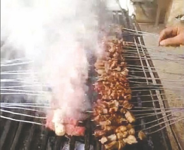 Cités des 1006 logements et hachemi à Sétif: prolifération des vendeurs de brochettes