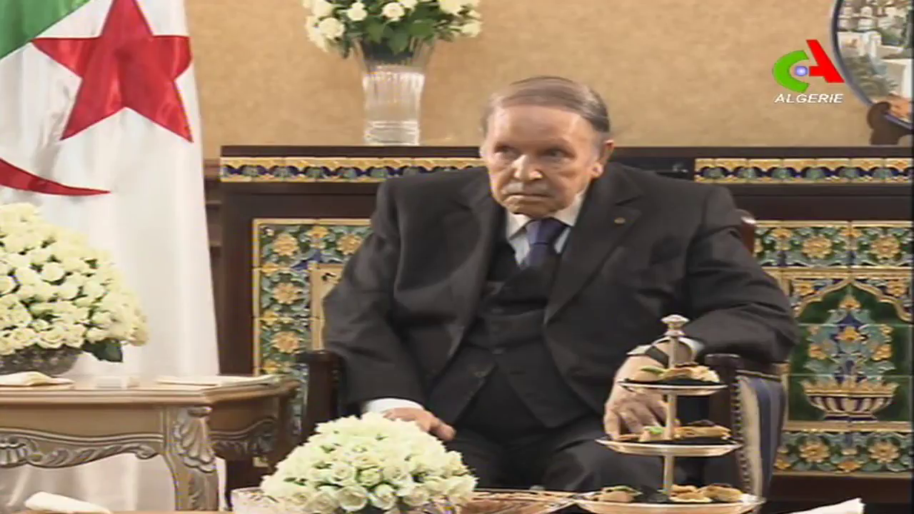 Les cinq nouveaux membres du Conseil constitutionnel prêtent serment devant le président de la République