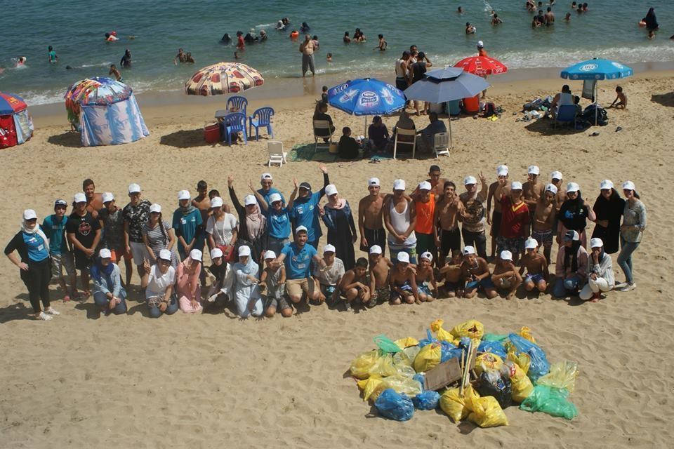 Skikda: l&rsquo;association Bariq21 ramasse 6 tonnes de déchets à travers 12 plages de la wilaya