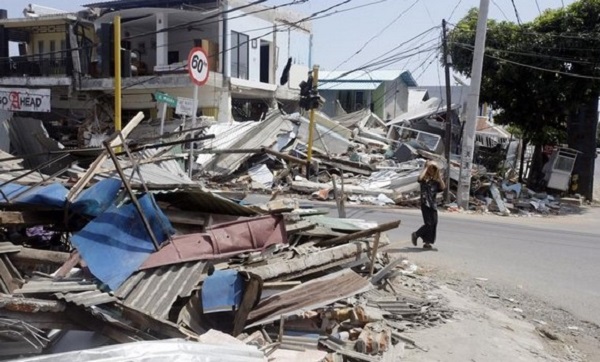 Séisme en Indonésie: le bilan s&rsquo;élève à 392 morts
