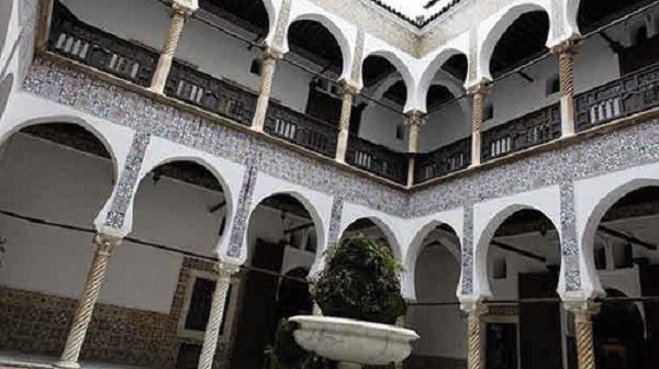 Voyage dans l’histoire et les traditions urbaines