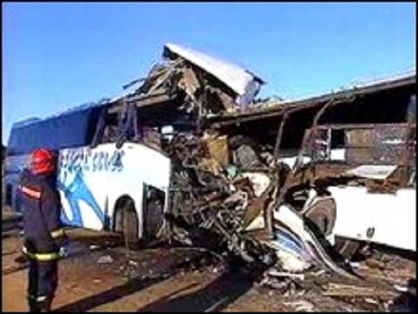 Constantine – Deux bus se renversent, un mort et 65 blessés
