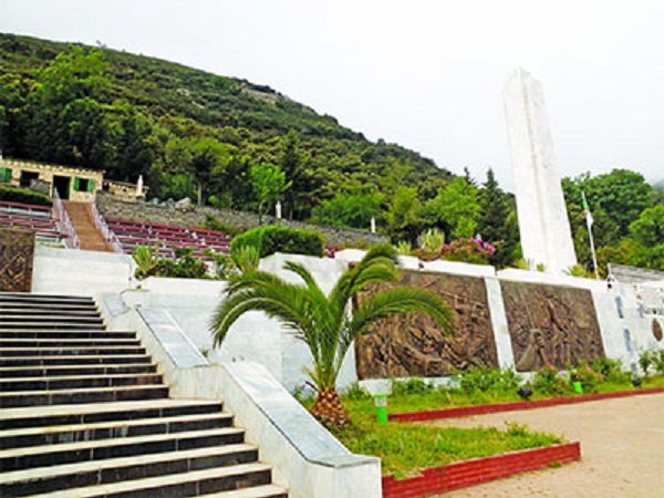 Meetings, rassemblements et recueillements annoncés des partis et de la société civile 20 août : Grand pèlerinage à Ifri Ouzellaguen