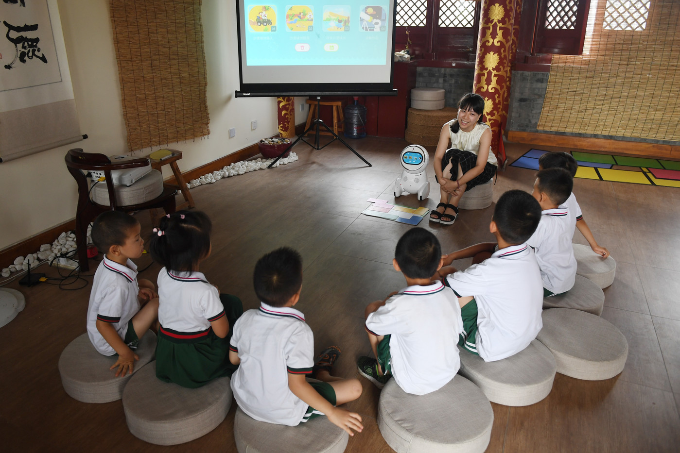 En Chine, les robots débarquent à la maternelle