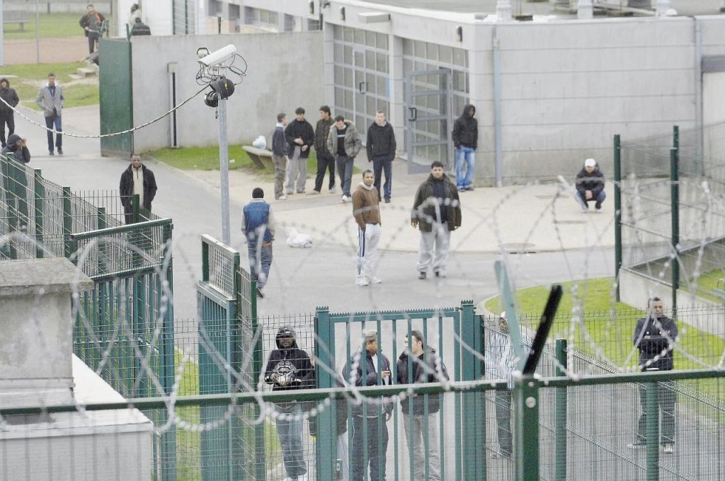Espagne: Des migrants algériens s’évadent d’un centre de rétention
