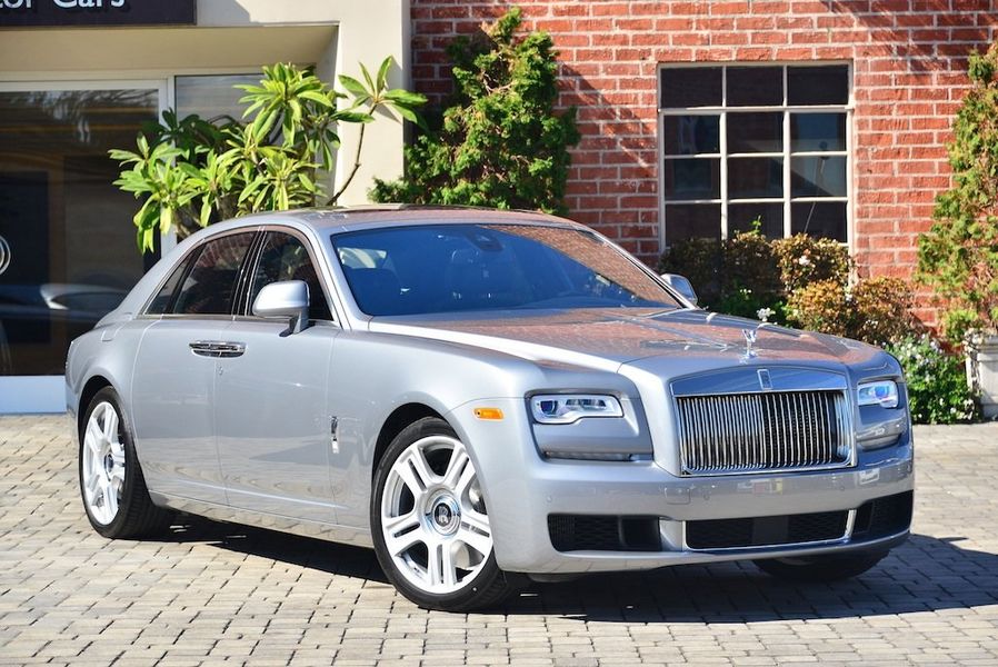 Rolls Royce: Le luxe investit les SUV