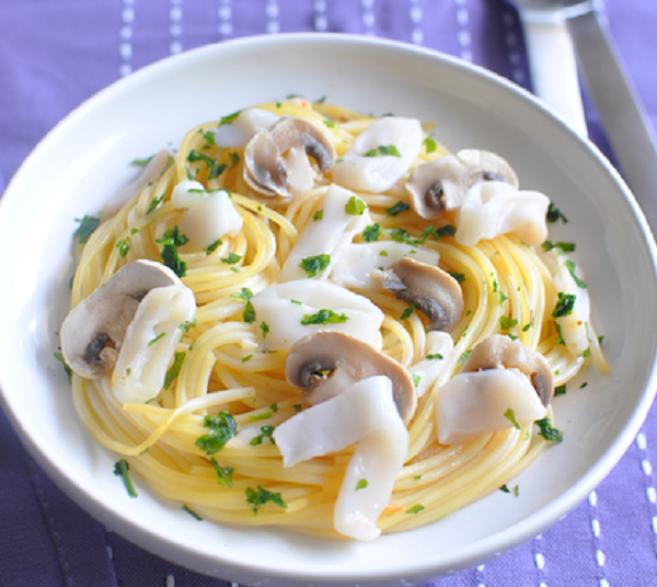 Recette: Spaghettis aux calmars et champignons