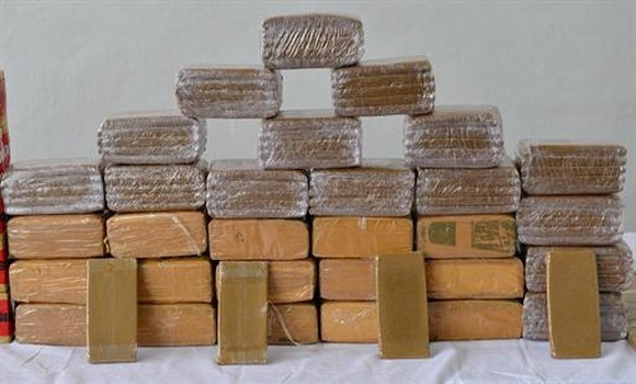 Un réseau de trafiquants de drogue démantelé à Ain Defla et 1.140 bouteilles de boissons alcoolisées saisies à Batna