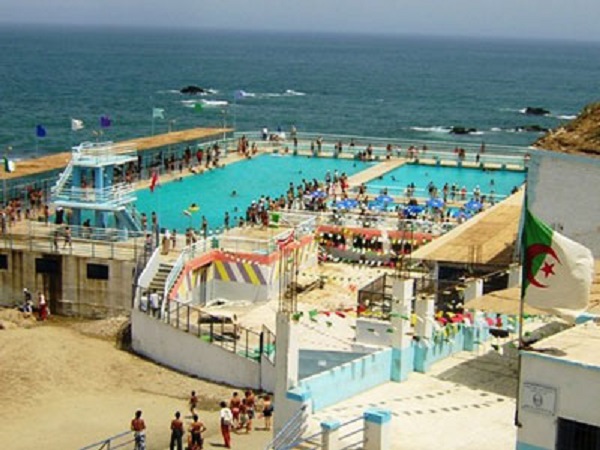 Société : Les Algériens sacrifient les vacances pour l&rsquo;Aïd !