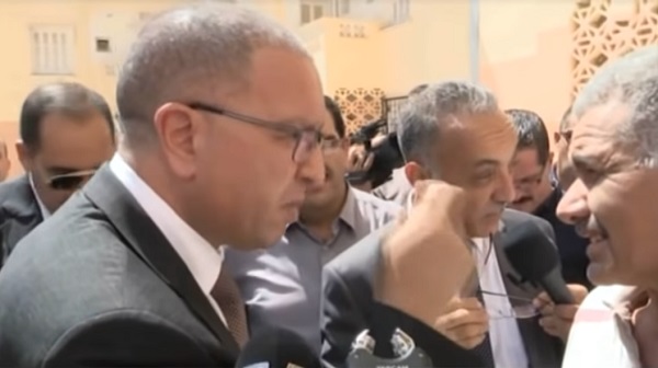 Vidéo : Le wali de Batna expulse un citoyen de son logement social !