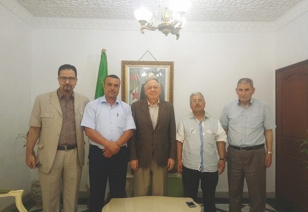 Djamel Ould abbés reçoit Abdelhafidh Mellat : Le FLN choisit son Cnes