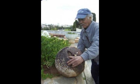 Une foule nombreuse accompagne l’artiste sculpteur Mohamed Demagh à sa dernière demeure