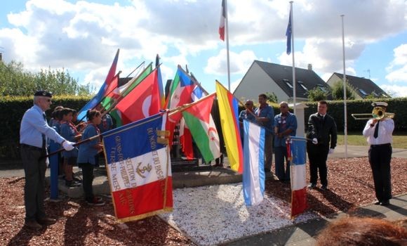 Des enfants sahraouis prennent part à la cérémonie du mémorial de l’OTAN à Fréthun