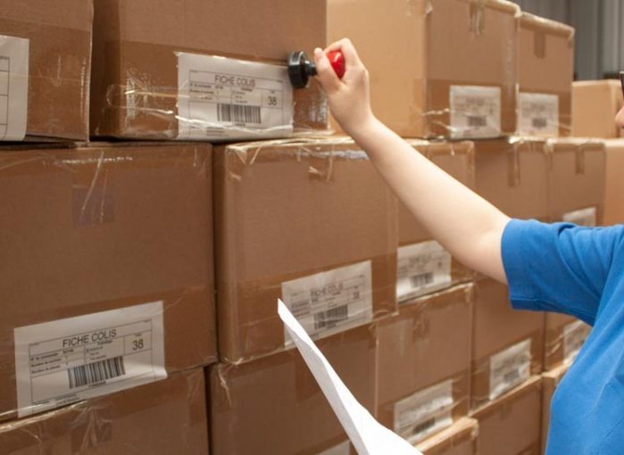 Pour expiration du délai d’utilisation: D’importantes quantité de détergents et de cirage saisis a Es Senia