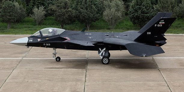 L’Iran défie Donald Trump avec son nouvel avion de combat