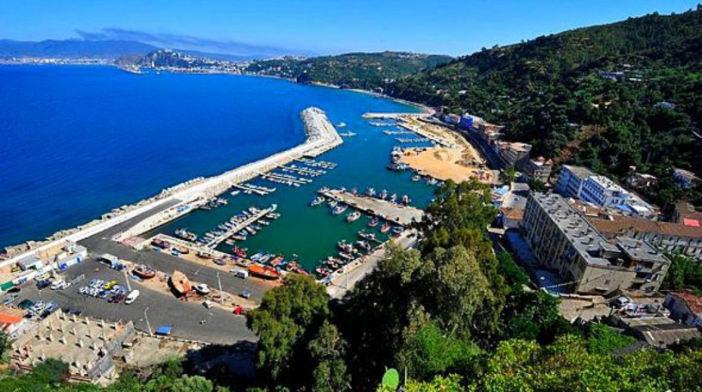 Skikda : la corniche de Stora, une bouffée d’oxygène pour les familles habitant dans l’Est algérien