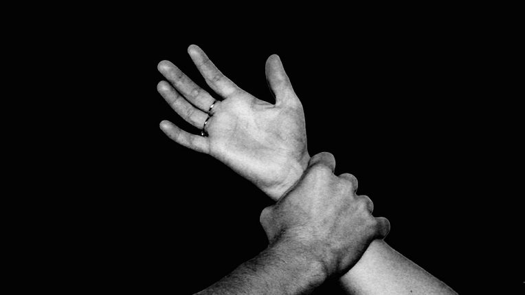 Béjaîa: Une femme volée et violée au camp de Saket