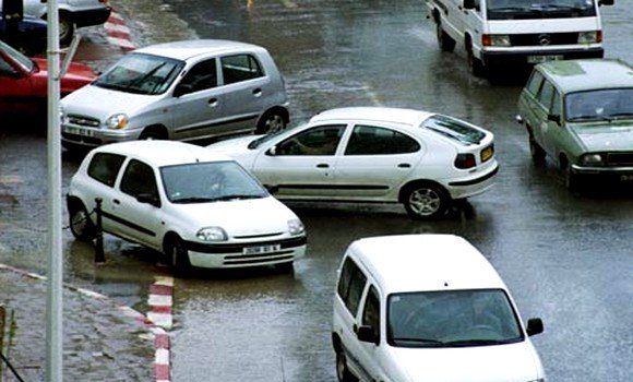 Intempéries: les usagers de la route appelés à faire preuve de vigilance et de prudence