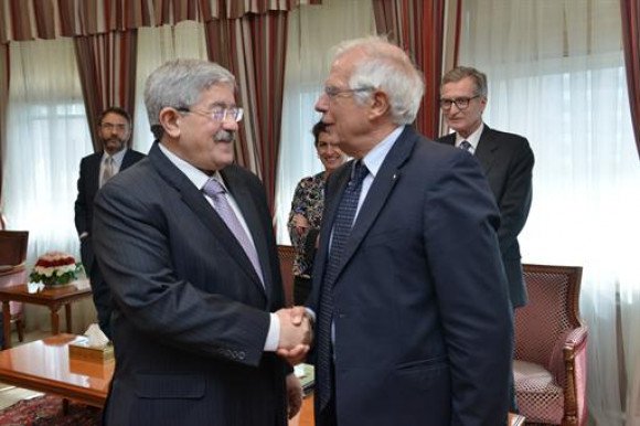 Ouyahia reçoit le ministre espagnol des Affaires étrangères