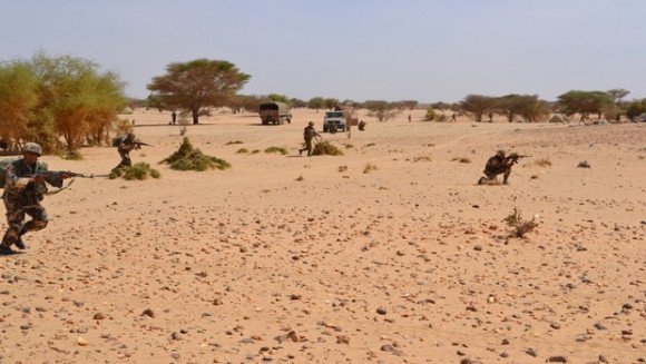 Découverte d&rsquo;une cache contenant une importante quantité d&rsquo;armes et de munitions à Bordj Badji Mokhtar (MDN)