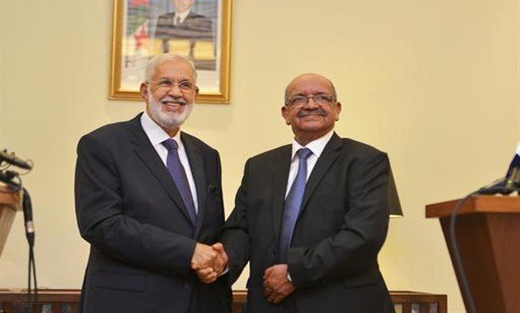 Messahel reçoit une communication téléphonique du MAE libyen Mohamed Taher Siala