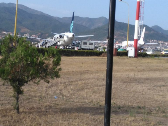 Bejaia: Arrivée de la dépouille de Djamel Allam à l’aéroport