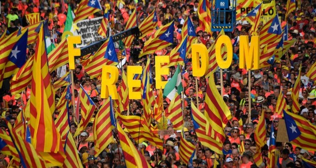 Espagne: A Barcelone, un million de Catalans montrent leur force