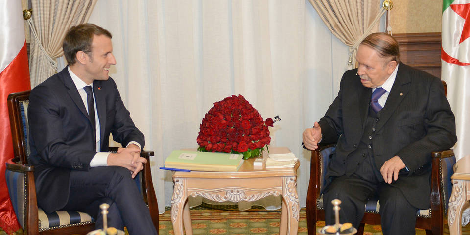 Entretien téléphonique du Président Bouteflika avec son homologue français