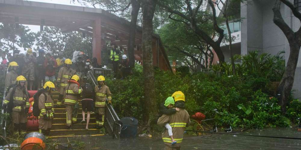 Le typhon Mangkhut sème le chaos à Hongkong