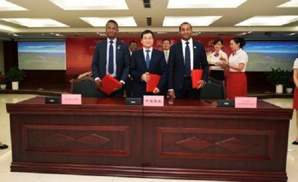 Madagascar signe quatre accords portant sur de grands projets d’infrastructures avec des entreprises chinoises