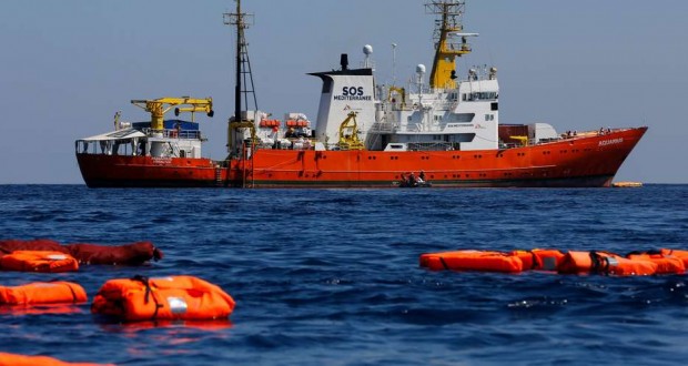 L’Aquarius privé de pavillon: Un «coup violent» au sauvetage de migrants en Méditerranée