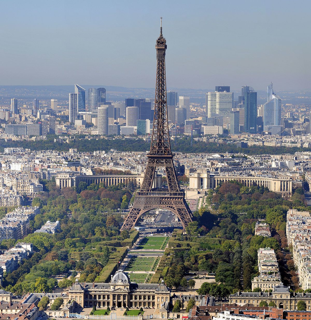Ils maîtrisent l’auteur de la derniére attaque au couteau à Paris: L’histoire de quatre Algériens héroiques