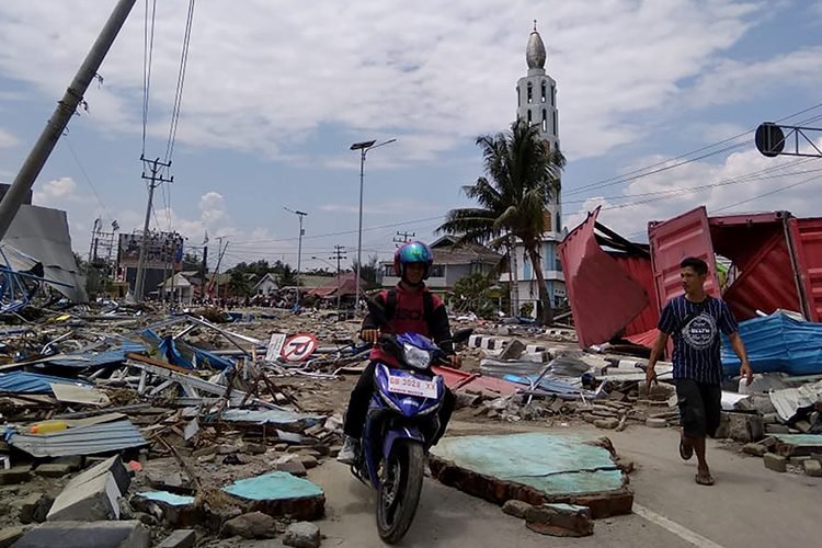 Indonésie: le bilan du séisme et du tsunami monte à 384 morts